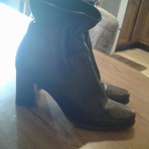 High heel boots